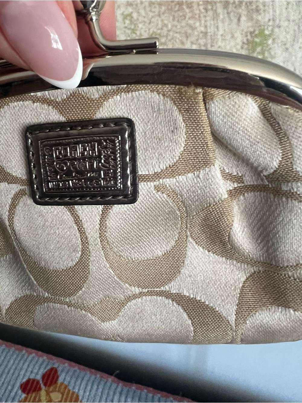 Coach Mini Poppy Signature Small Kiss-Lock Purse - Picture 13 of 13